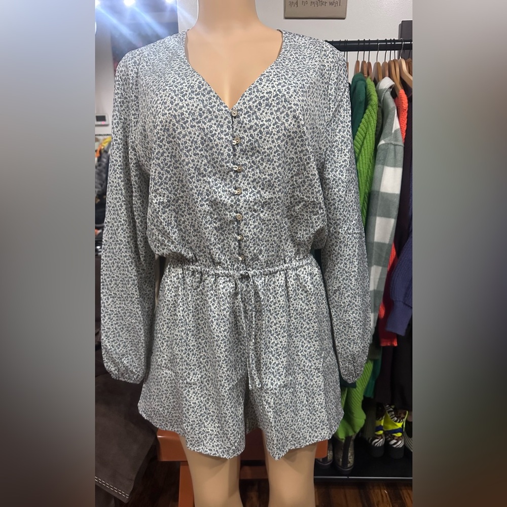 Elegant Blue and White  Floral Print Romper